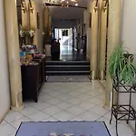 The Originals City, Artyster, Centre