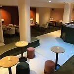 The Originals City, Artyster, Centre