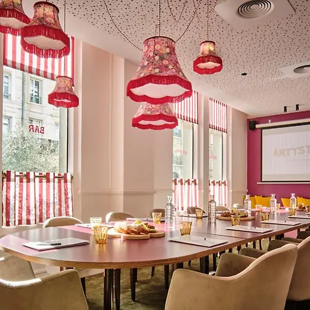 Отель The Originals City, Artyster, Centre Ле-Ман