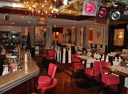 The Originals City, Artyster, Centre