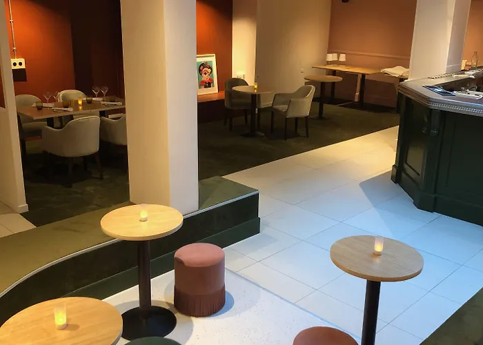 The Originals City, Artyster, Centre