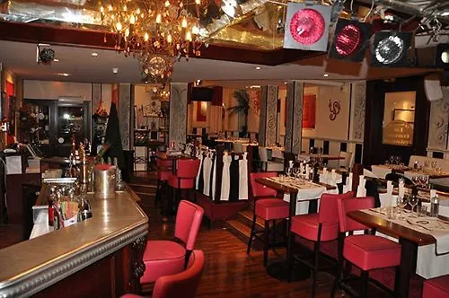 The Originals City, Artyster, Centre